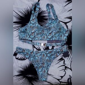Chic Blue Patterned Bikini Set